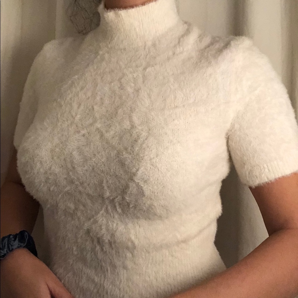Exclusive White fur tol
